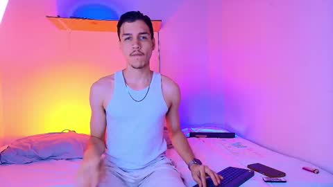 Snapshot of marcus_hanks chatting on 11-04-25, 04:33 Marcus Hanks online show from 11-04-25, 04:33