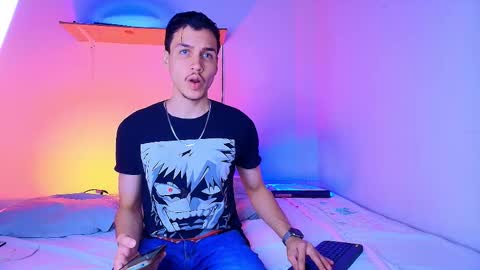 Snapshot of marcus_hanks chatting on 11-05-25, 03:17 Marcus Hanks online show from 11-05-25, 03:17