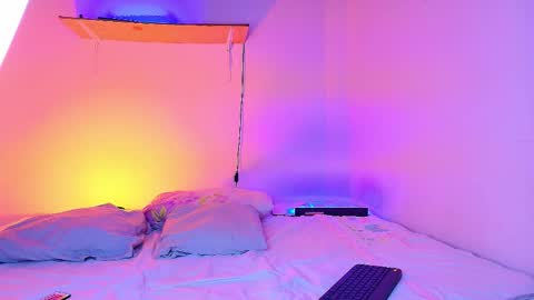 Snapshot of marcus_hanks chatting on 11-06-25, 04:46 Marcus Hanks online show from 11-06-25, 04:46