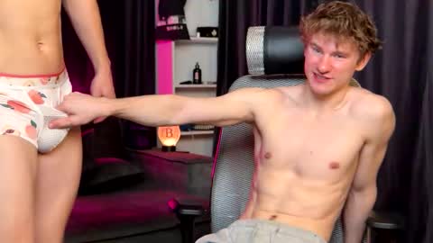 marcus_paradise online show from 10-22-25, 05:52