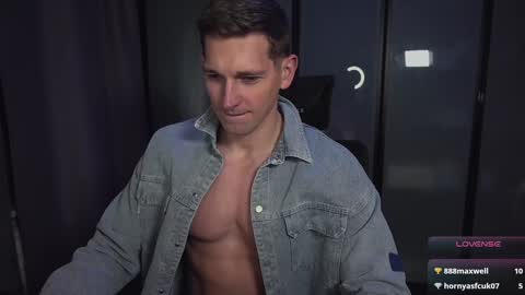 Snapshot of marcusdiamond chatting on 02-08-25, 04:04 Marcus Diamond online show from 02-08-25, 04:04