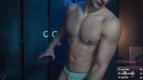 Snapshot of marcusdiamond chatting on 02-25-25, 04:31 Marcus Diamond online show from 02-25-25, 04:31