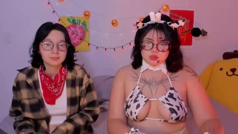 Snapshot of marcy_grey chatting on 10-31-25, 12:55 danna online show from 10-31-25, 12:55