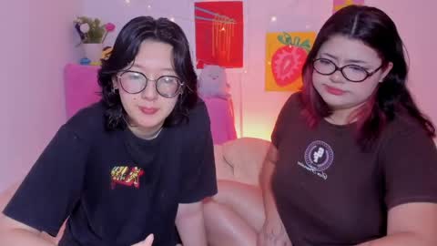Snapshot of marcy_grey chatting on 04-22-26, 12:13 danna online show from 04-22-26, 12:13