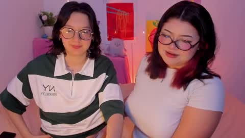 Snapshot of marcy_grey chatting on 04-23-26, 01:18 danna online show from 04-23-26, 01:18