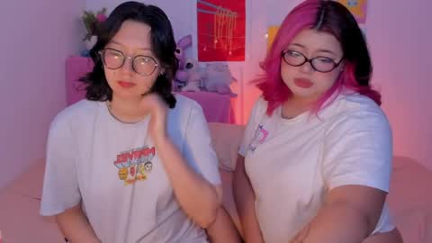 Snapshot of marcy_grey chatting on 05-20-26, 02:40 danna online show from 05-20-26, 02:40