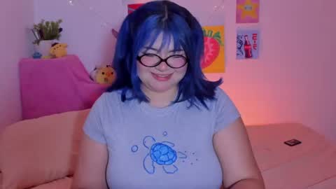 Snapshot of marcy_grey chatting on 06-13-26, 04:43 danna online show from 06-13-26, 04:43