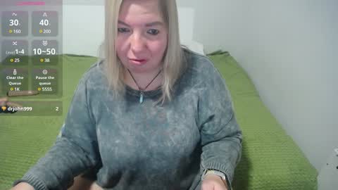 Snapshot of margaret_gem chatting on 01-25-25, 02:04 margaret gem online show from 01-25-25, 02:04