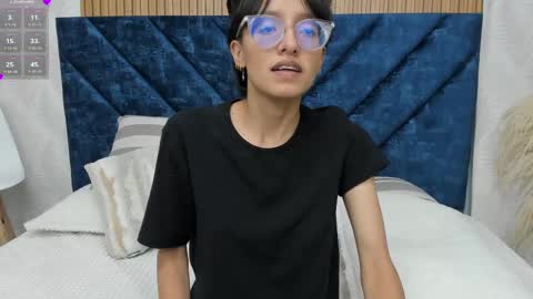 Aitana online show from 02-18-25, 04:37