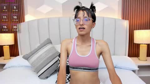 Aitana online show from 09-27-25, 01:43