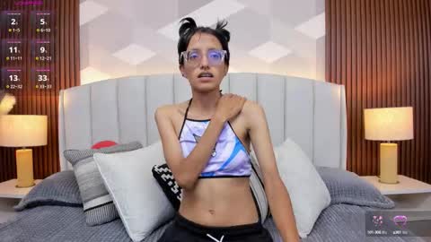 Aitana online show from 10-05-25, 01:48