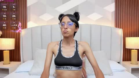 Aitana online show from 11-11-25, 02:11