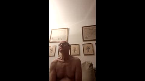 Snapshot of marginalie chatting on 03-31-26, 04:02 marginalie online show from 03-31-26, 04:02