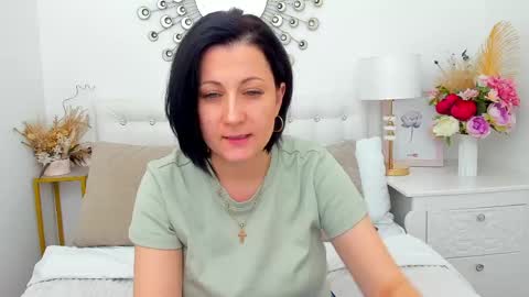 Snapshot of margobloom chatting on 03-24-26, 06:35 Margo online show from 03-24-26, 06:35