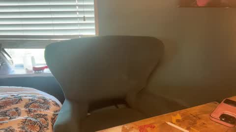 Elle online show from 09-26-25, 01:48