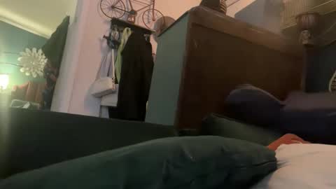 Elle online show from 02-25-26, 03:38