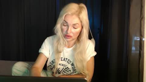 Snapshot of margoo_77 chatting on 10-12-25, 02:43 Margoo online show from 10-12-25, 02:43