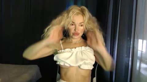 Snapshot of margoo_77 chatting on 10-28-25, 03:43 Margoo online show from 10-28-25, 03:43