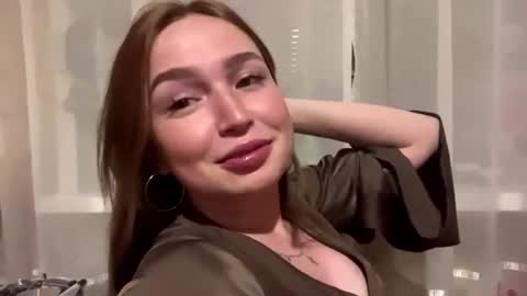 Snapshot of margopesavento chatting on 06-13-26, 08:29 Chloe online show from 06-13-26, 08:29