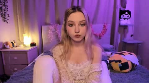 Margo online show from 11-21-25, 05:44