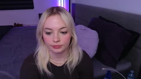 margot_robbie7 online show from 01-15-26, 11:08