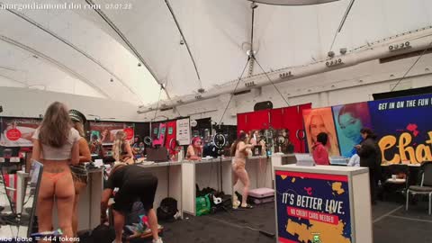 Snapshot of margotdiamond chatting on 02-01-25, 10:02 online show from 02-01-25, 10:02