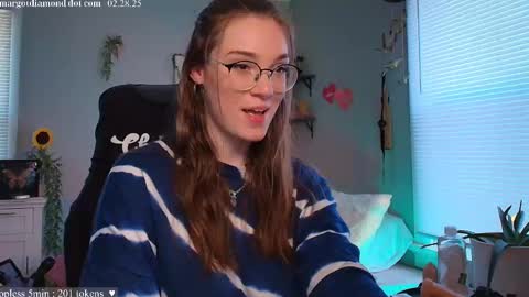 Snapshot of margotdiamond chatting on 02-28-25, 07:03 online show from 02-28-25, 07:03