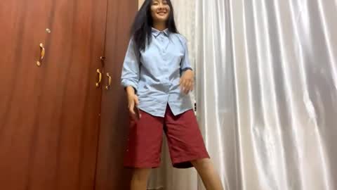 Emily online show from 09-11-25, 02:17