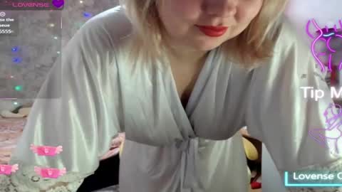 Snapshot of mari_77777 chatting on 02-28-25, 03:26 Mari online show from 02-28-25, 03:26