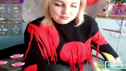 Snapshot of mari_77777 chatting on 02-28-25, 08:09 Mari online show from 02-28-25, 08:09