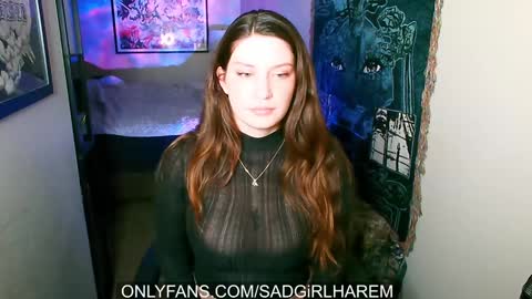 Snapshot of mari_and_jandro chatting on 12-30-24, 05:58 Mari online show from 12-30-24, 05:58