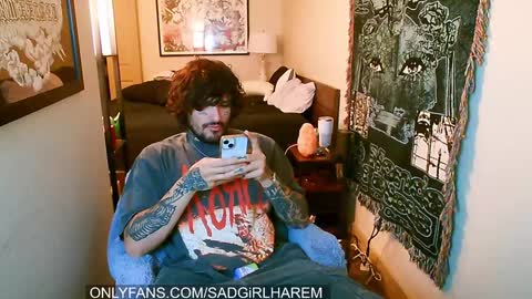 Snapshot of mari_and_jandro chatting on 01-16-25, 12:42 Mari online show from 01-16-25, 12:42