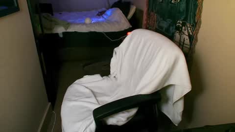 Snapshot of mari_and_jandro chatting on 01-22-25, 07:35 Mari online show from 01-22-25, 07:35