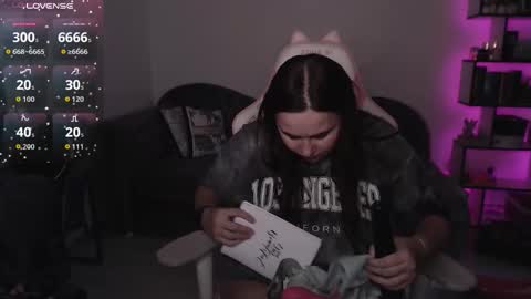 Snapshot of mari_moore7 chatting on 10-16-25, 09:21 mari moore online show from 10-16-25, 09:21