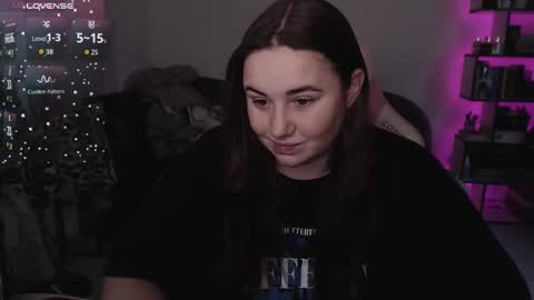 Snapshot of mari_moore7 chatting on 10-25-25, 06:43 mari moore online show from 10-25-25, 06:43