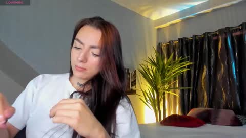Snapshot of mari_salgado chatting on 09-17-25, 03:24 mari_salgado online show from 09-17-25, 03:24