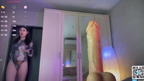 Snapshot of maria_bowie chatting on 03-28-26, 08:25 Maria online show from 03-28-26, 08:25