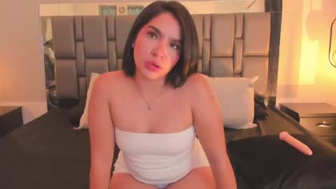 Snapshot of maria_camila00 chatting on 04-24-26, 09:28 Maria online show from 04-24-26, 09:28