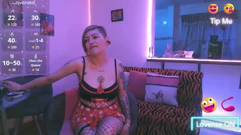 Maria fernanda online show from 10-15-25, 03:39