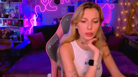 Maria online show from 09-26-25, 01:53