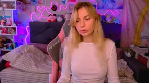 Maria online show from 10-15-25, 06:35