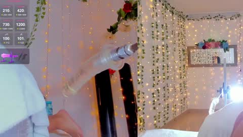 Snapshot of maria_jones_ chatting on 01-27-25, 04:52 Maria Jones online show from 01-27-25, 04:52