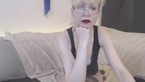 Mari online show from 06-18-26, 03:16