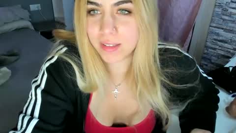Itslablonde online show from 01-17-25, 01:36