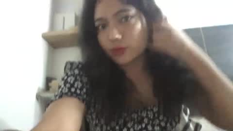 Snapshot of mariabril77 chatting on 03-04-25, 07:30 Call me Mara  online show from 03-04-25, 07:30