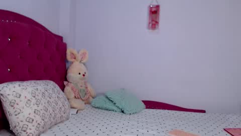 Giselle Mara  online show from 11-18-25, 10:25