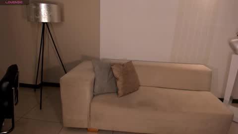 Snapshot of mariaherrera_ chatting on 10-18-25, 08:09 MARIA HERRERA online show from 10-18-25, 08:09