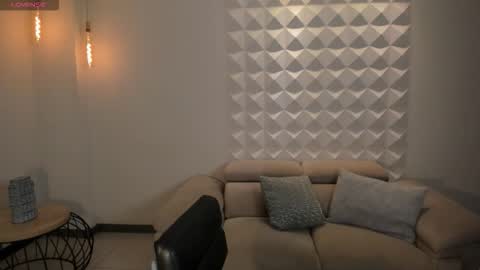 Snapshot of mariaherrera_ chatting on 10-19-25, 05:13 MARIA HERRERA online show from 10-19-25, 05:13