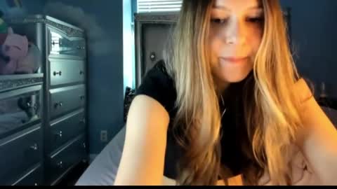Snapshot of mariahpinkkitty chatting on 04-08-26, 12:10 Pinkkitty online show from 04-08-26, 12:10