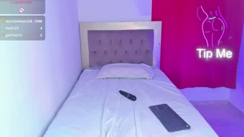 HELLO GUYS IM NEW online show from 03-10-25, 12:51